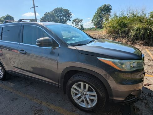 Used 2016 Toyota Highlander LE image 9