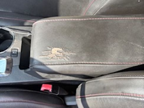 Used 2011 Chevrolet Equinox LT w/ Chrome Appearance Package image 10