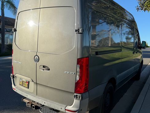 Used 2020 Mercedes-Benz Sprinter 2500 image 15