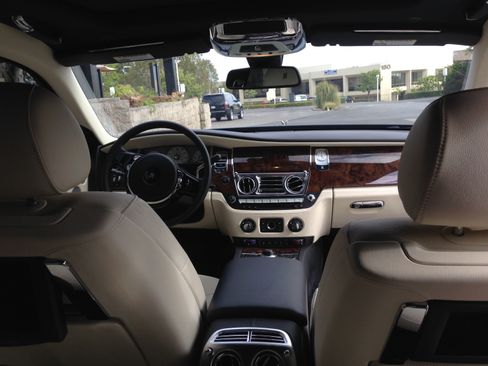 Used 2013 Rolls-Royce Ghost image 9