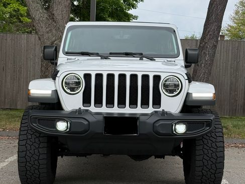 Used 2020 Jeep Wrangler Unlimited Sahara AWD/4WD image 4