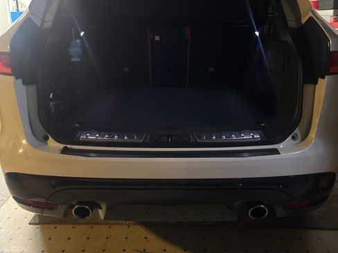 Used 2019 Jaguar F-PACE S image 9