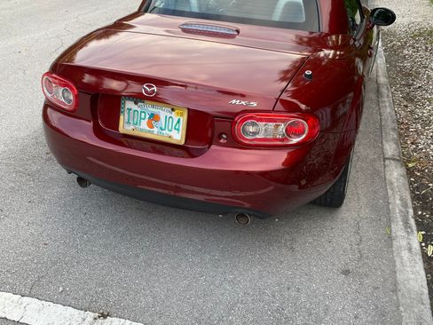 Used 2010 MAZDA MX-5 Miata Touring w/ Suspension Pkg image 5