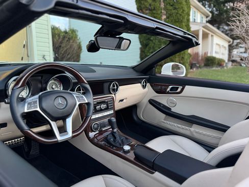Used 2013 Mercedes-Benz SLK 250 image 15