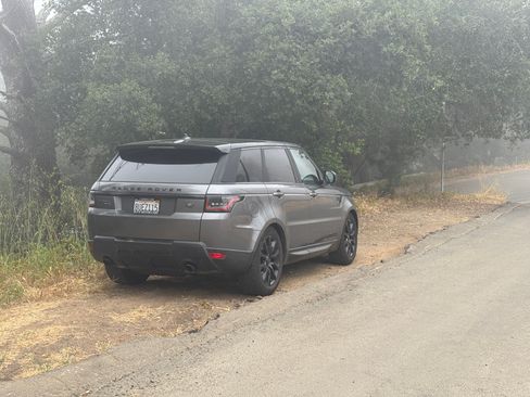 Used 2015 Land Rover Range Rover Sport HSE image 2