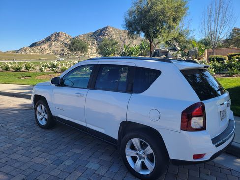 Used 2015 Jeep Compass High Altitude image 13