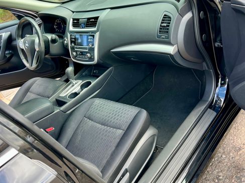 Used 2017 Nissan Altima 2.5 SV FWD image 23