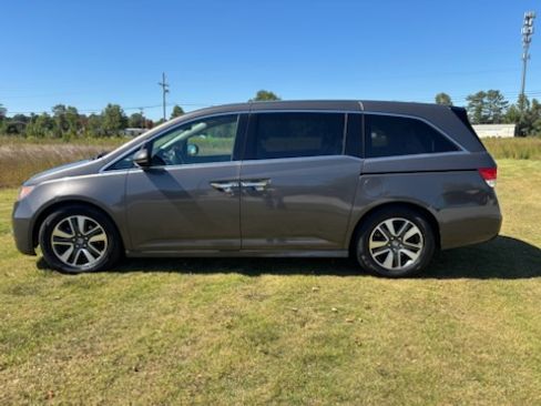 Used 2015 Honda Odyssey Touring image 6