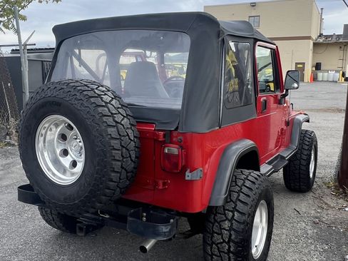 Used 1994 Jeep Wrangler SE image 5