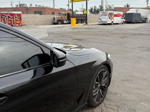 Used 2021 BMW 540i w/ M Sport Package image 2