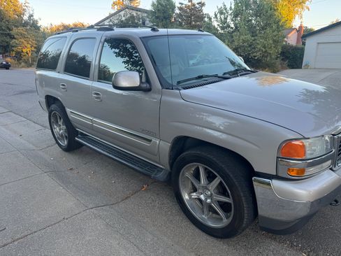Used 2005 GMC Yukon SLT w/ SLT Preferred Equipment Group AWD/4WD image 4
