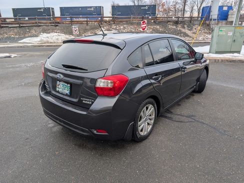 Used 2016 Subaru Impreza 2.0i Premium image 9