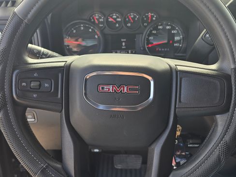 Used 2021 GMC Sierra 2500 4x4 Crew Cab w/ Gooseneck/5TH Wheel Package image 13