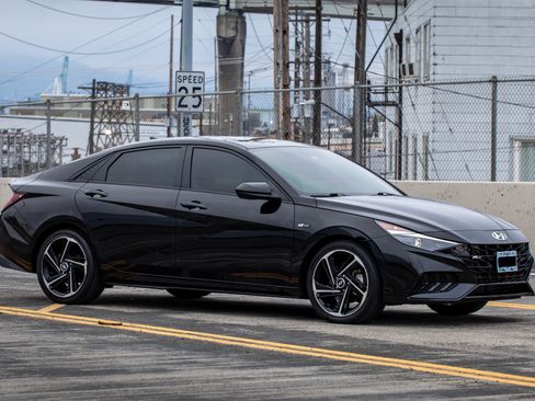 Used 2022 Hyundai Elantra N Line image 2