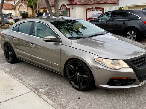 Used 2010 Volkswagen CC Sport image 9