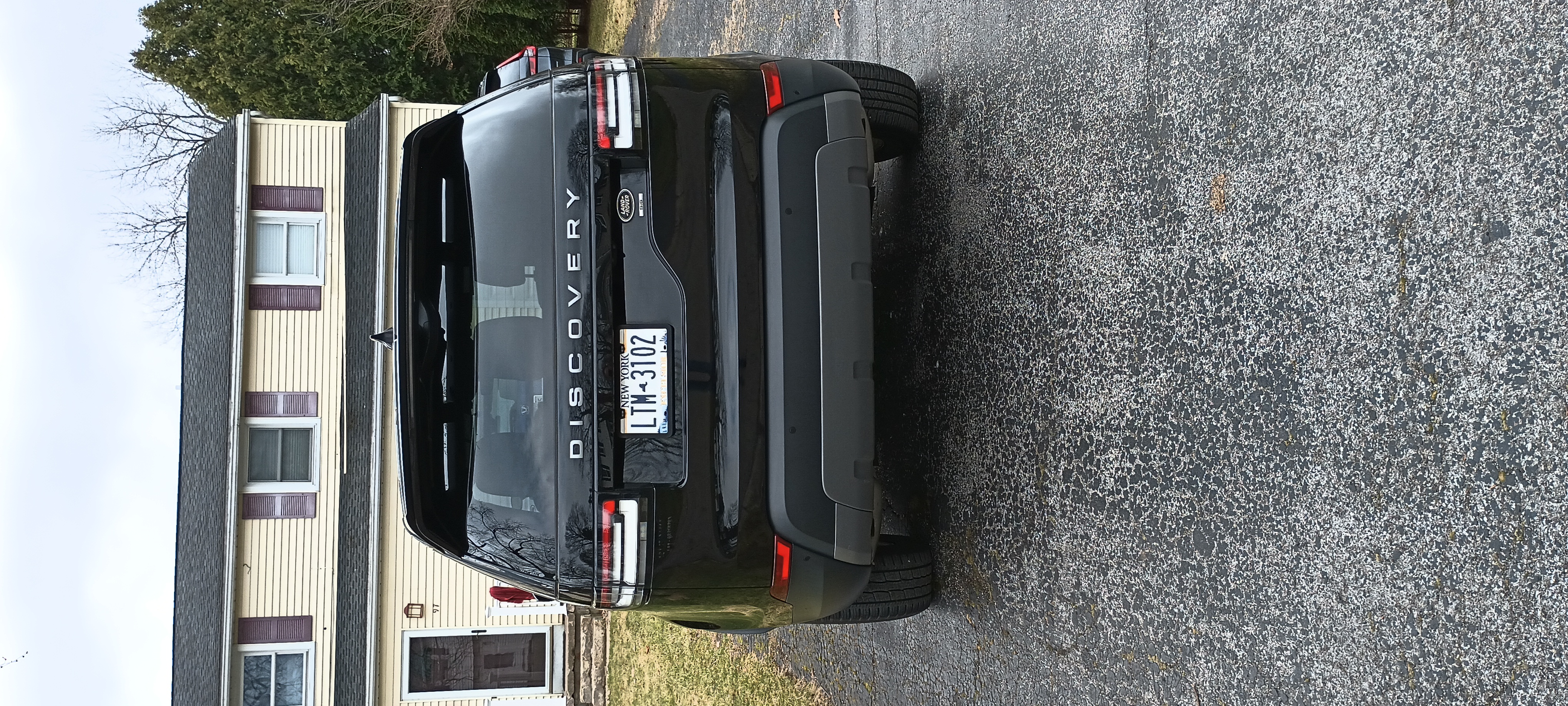 Used 2020 Land Rover Discovery SE AWD/4WD image 9