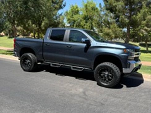Used 2020 Chevrolet Silverado 1500 LT w/ Fleet Comfort Package AWD/4WD image 9
