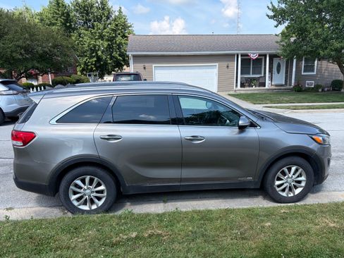 Used 2017 Kia Sorento AWD image 1