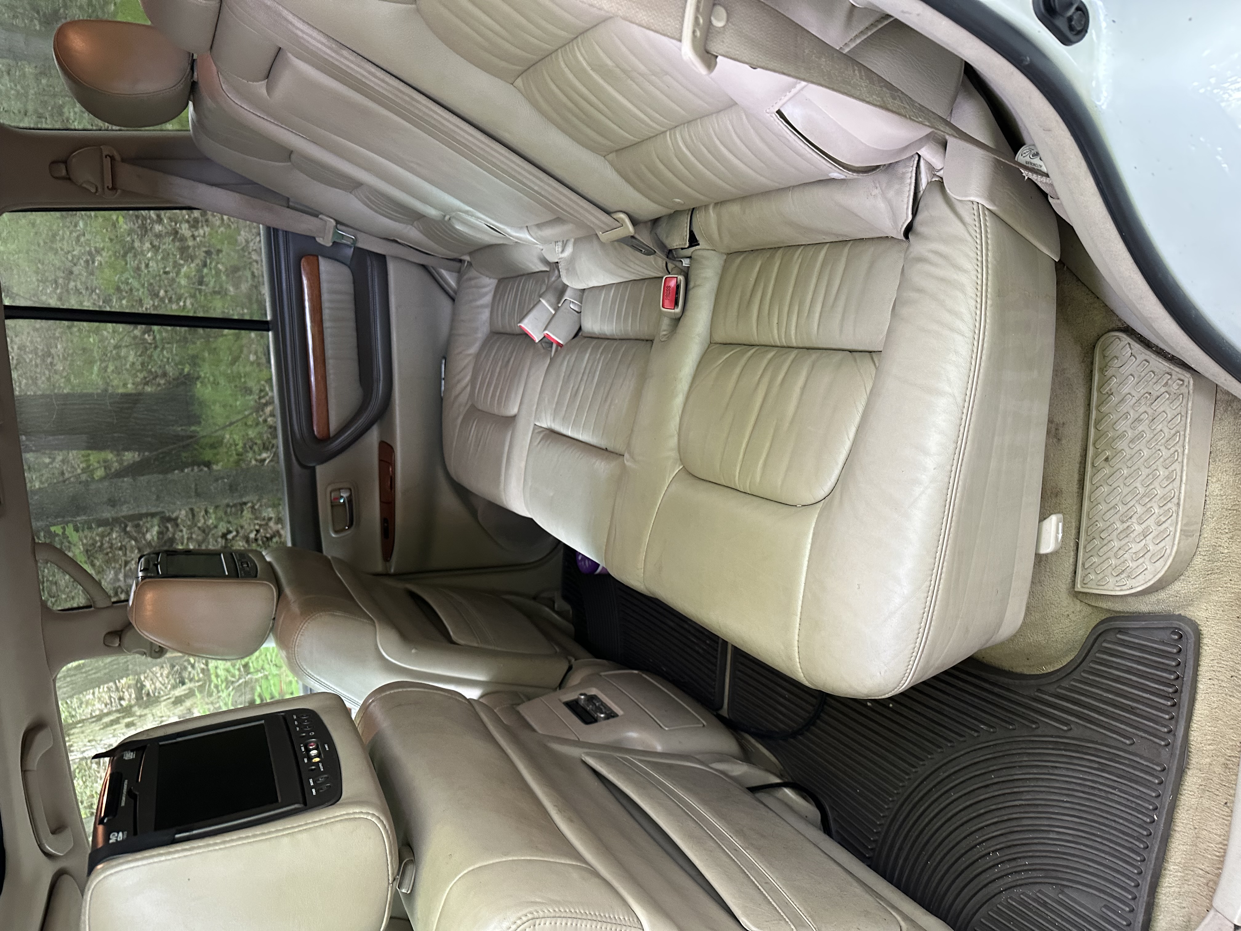 Used 2006 Lexus LX 470 4WD w/ Preferred Accessory Pkg image 13