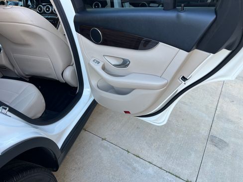 Used 2016 Mercedes-Benz GLC 300 300 Sport Utility 4D image 22