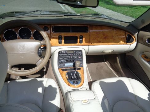 Used 2006 Jaguar XK8 Convertible RWD image 24