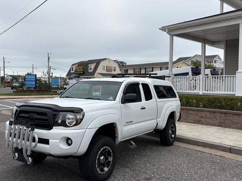 Used 2006 Toyota Tacoma 4x4 Access Cab V6 image 2