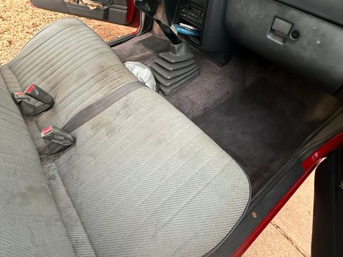 Used 1994 Nissan Pickup XE image 16