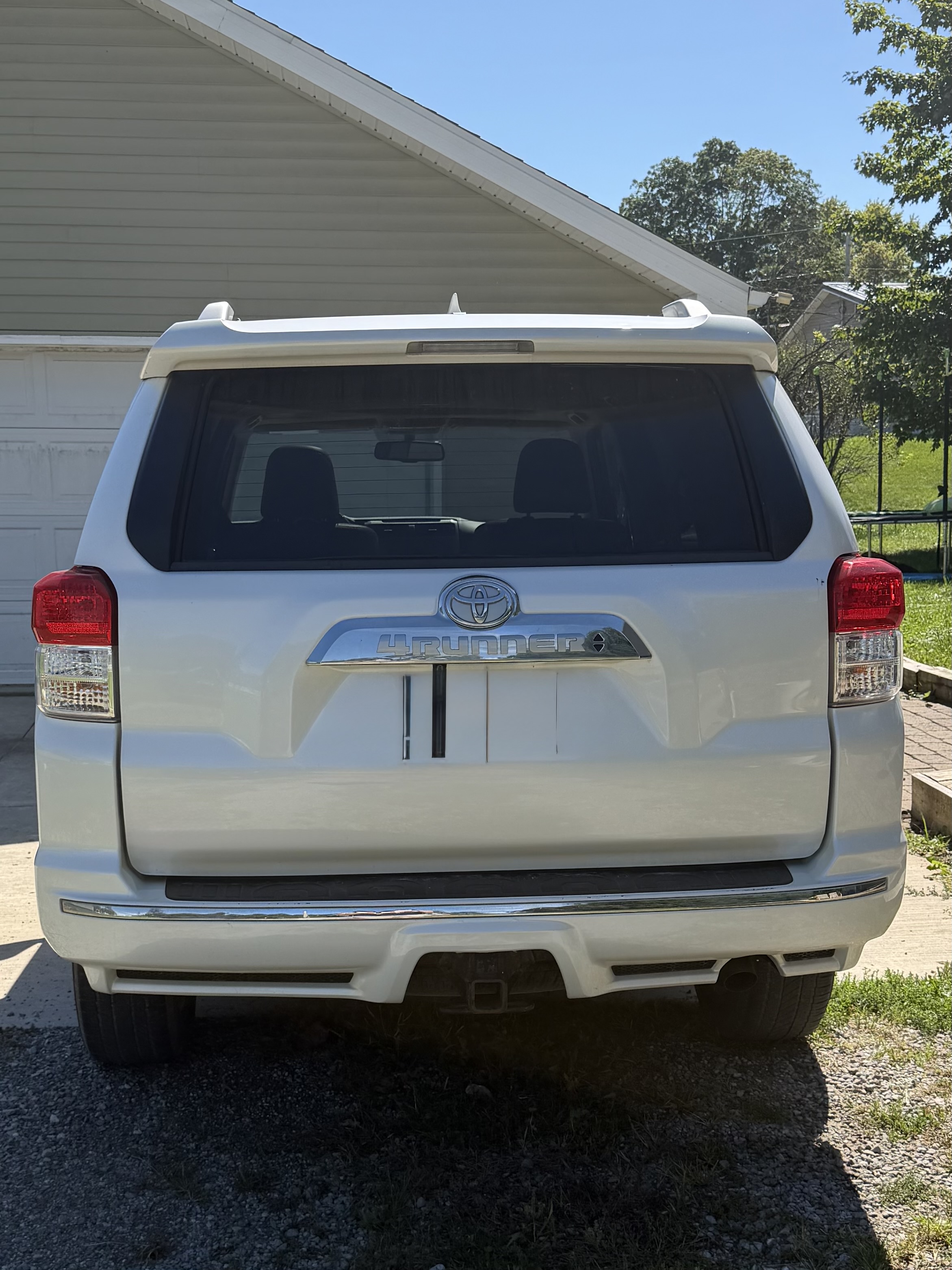 Used 2011 Toyota 4Runner Limited AWD/4WD image 5