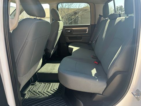 Used 2018 RAM 2500 SLT image 9