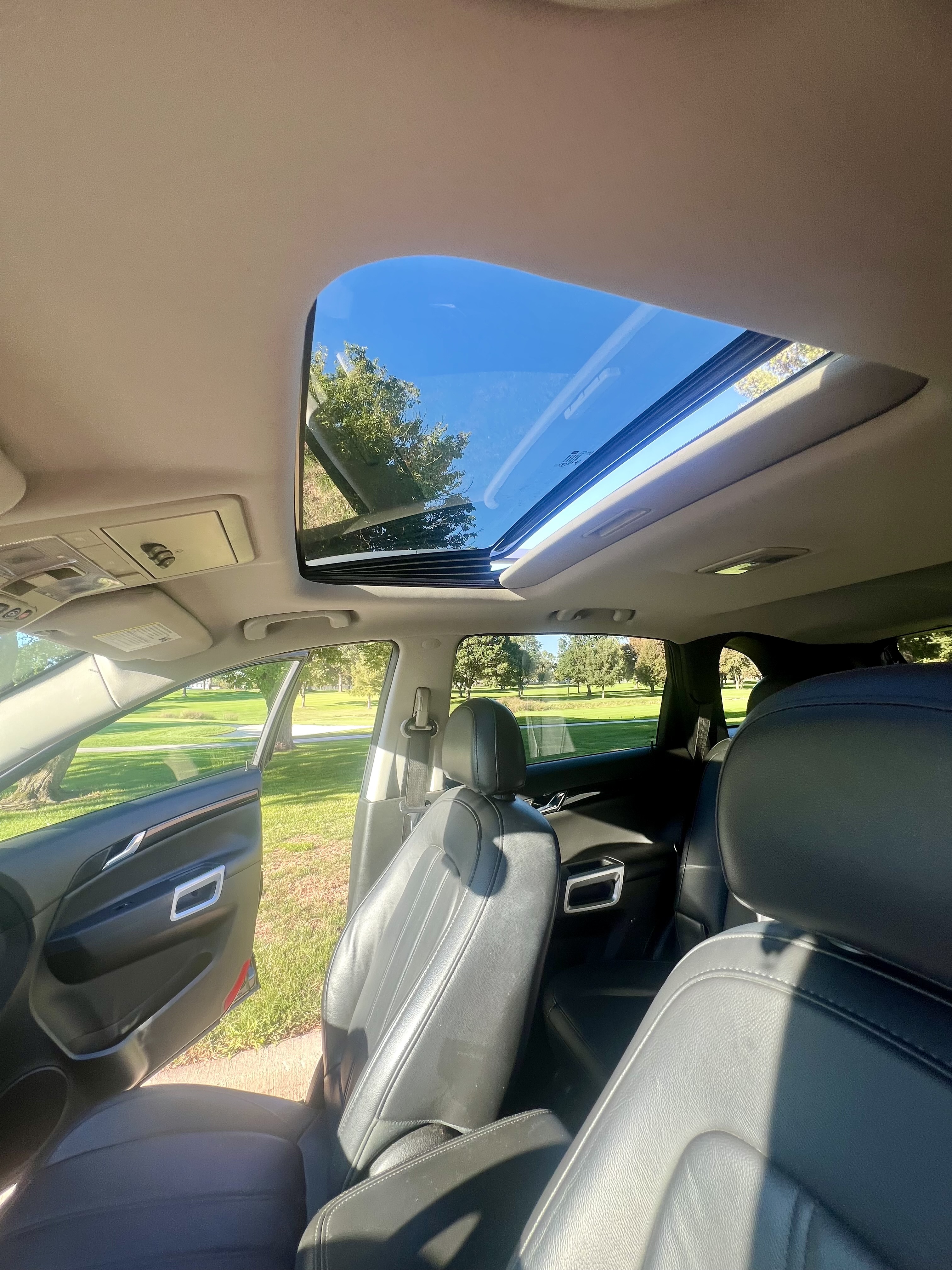Used 2014 Chevrolet Captiva Sport LTZ FWD image 13