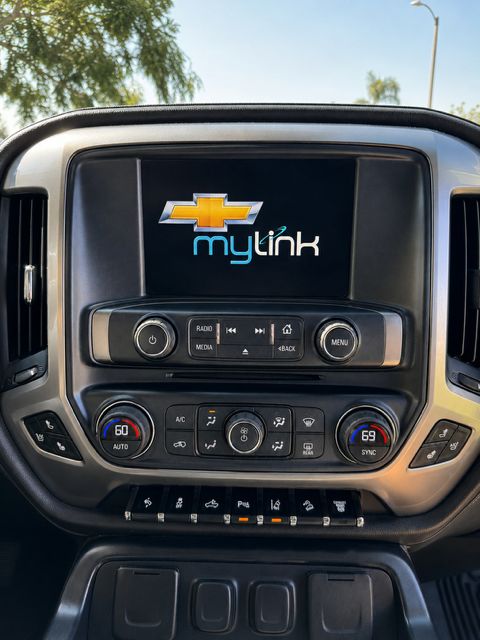 Used 2015 Chevrolet Silverado 2500 LTZ w/ Duramax Plus Package AWD/4WD image 10