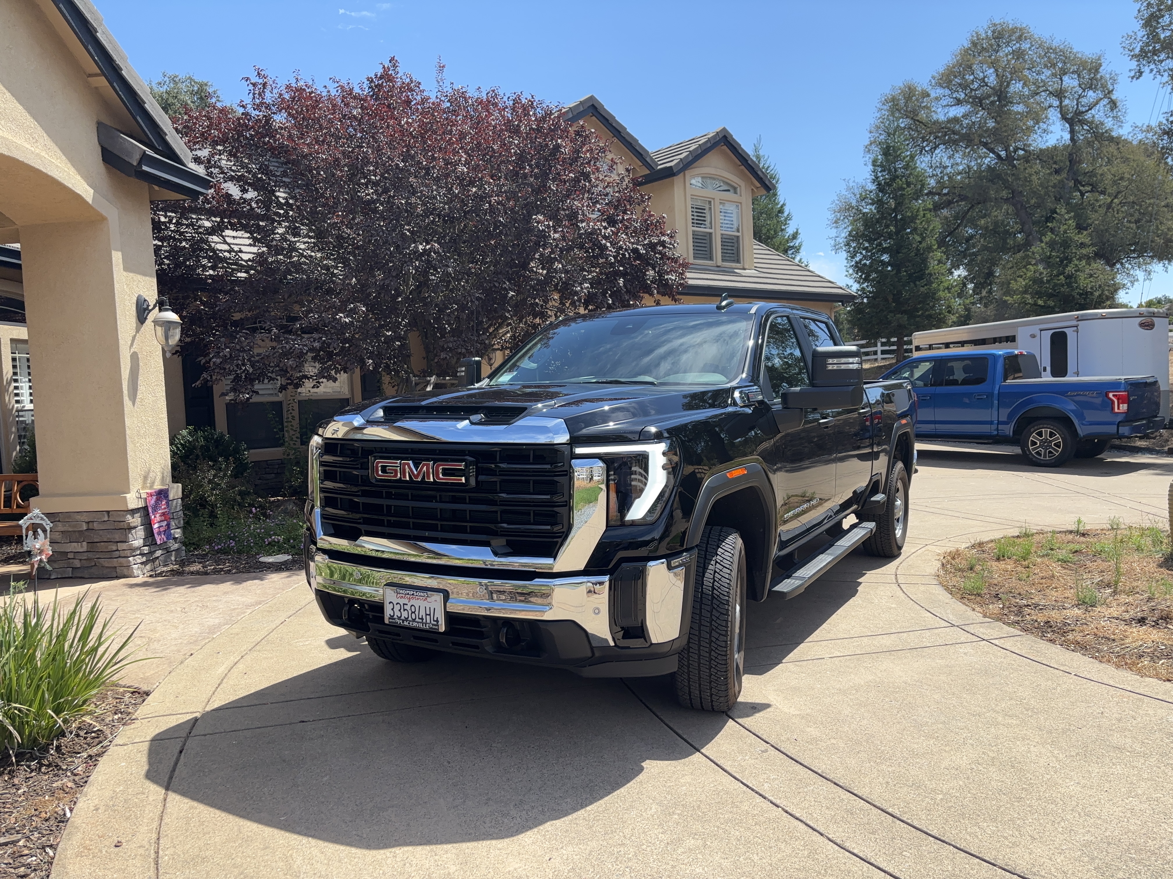 Used 2026 GMC Sierra 3500 Pro w/ 1SA Pro Safety Plus Package AWD/4WD image 1