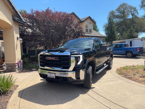 Used 2026 GMC Sierra 3500 Pro w/ 1SA Pro Safety Plus Package AWD/4WD image 1