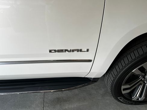 Used 2019 GMC Yukon Denali w/ Enhanced Security Package image 12