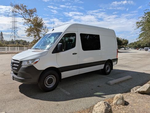 Used 2019 Mercedes-Benz Sprinter 2500 image 13