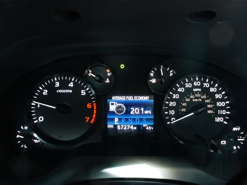 Used 2015 Toyota Tundra SR image 10