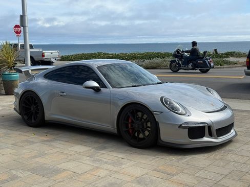 Used 2015 Porsche 911 GT3 RWD image 4