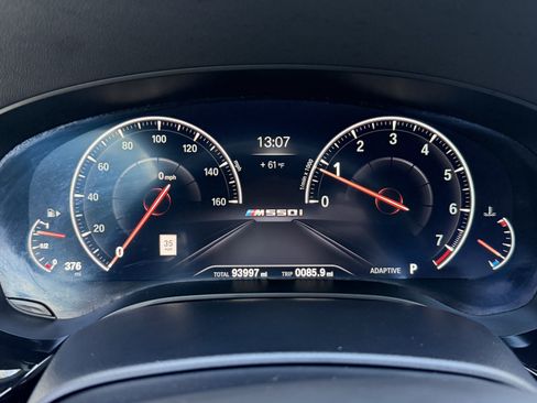 Used 2019 BMW M550i xDrive w/ Dynamic Handling Package image 19