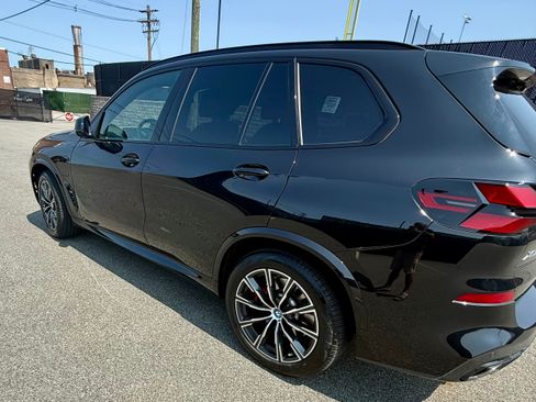 Used 2024 BMW X5 xDrive50e w/ Executive Package AWD/4WD image 2