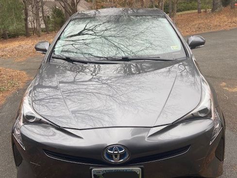 Used 2016 Toyota Prius Three Touring image 2