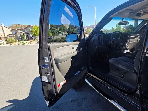 Used 2003 Chevrolet Silverado 2500 LS w/ Skid Plate Package image 20