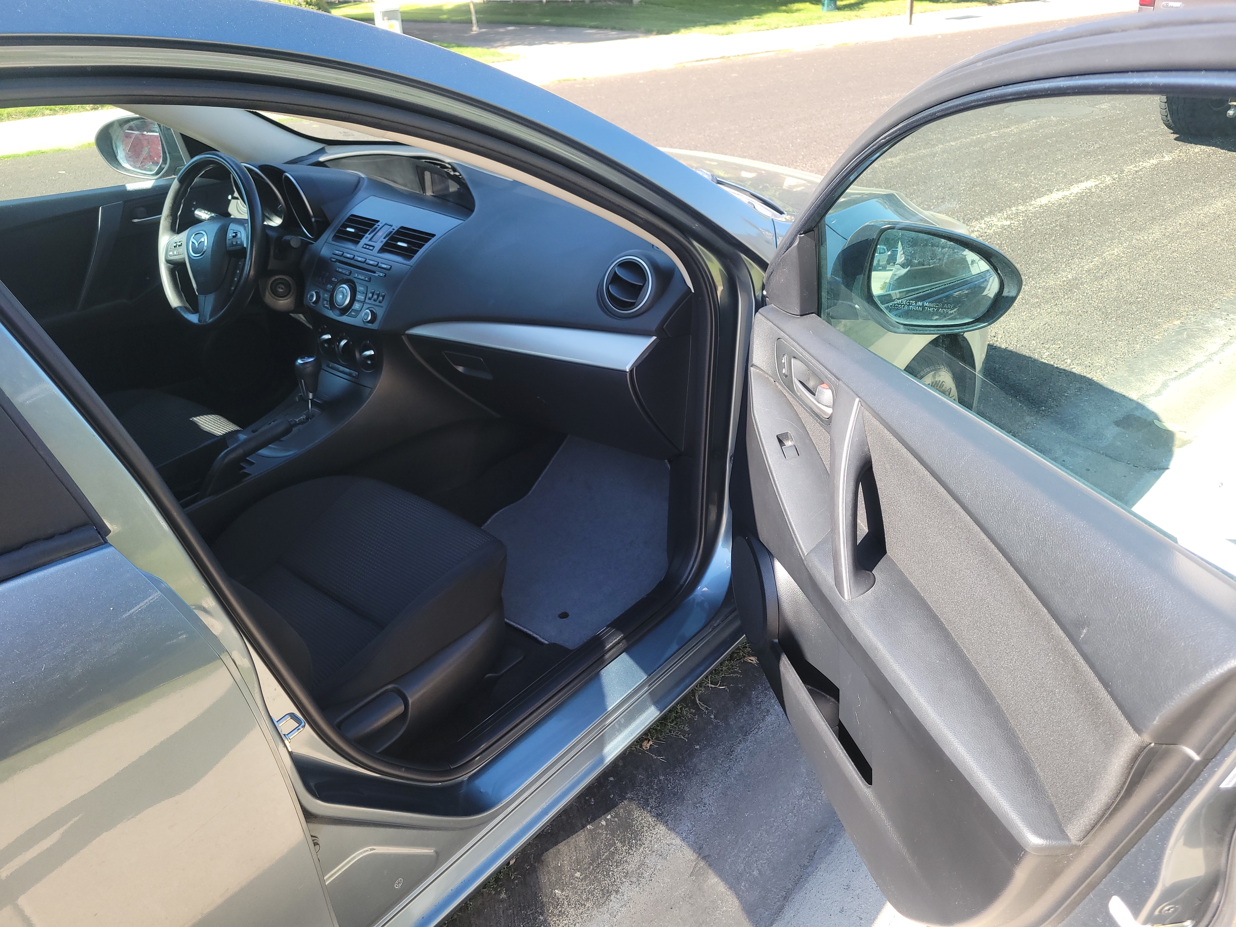Used 2013 MAZDA MAZDA3 i Sport FWD image 11