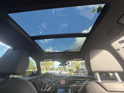 Used 2021 Audi Q8 Premium Plus w/ Premium Plus Package image 9