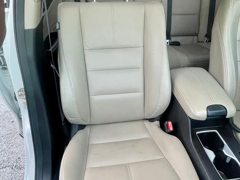 Used 2013 Honda Crosstour EX-L image 17