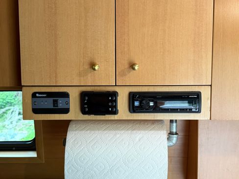 Used 2019 Mercedes-Benz Sprinter 144 image 43