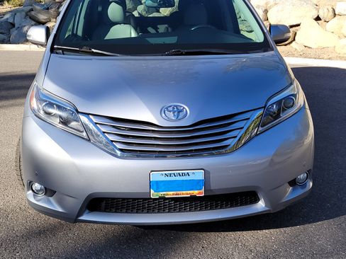 Used 2015 Toyota Sienna Limited Premium image 14