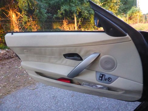 Used 2003 BMW Z4 3.0i RWD image 21