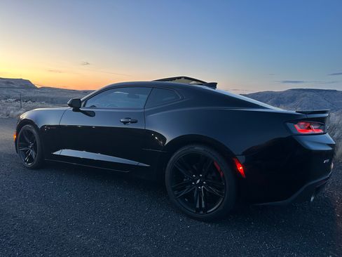 Used 2018 Chevrolet Camaro LT image 5