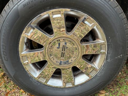 Used 2006 Lincoln Mark LT 2WD image 13