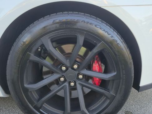 Used 2014 Chevrolet Camaro SS w/ SS Performance Package image 16